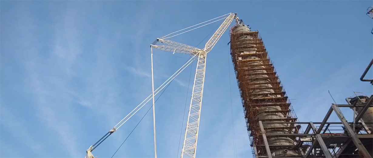 گزارش تصویری از مراحل پایانی نصب بلندترین برج پتروشیمی ایران